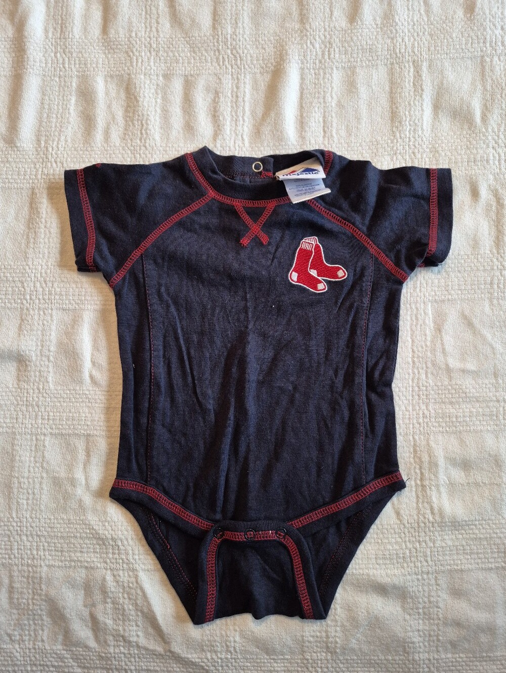Majestic boys Boston Red Sox 3/6 months bodysuit navy with red NWOT